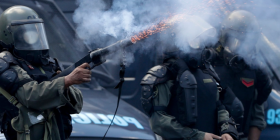 Police attacking protestors in Buenos Aires