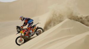 Toby Price rides the first stage of the 2018 Dakar Rally.