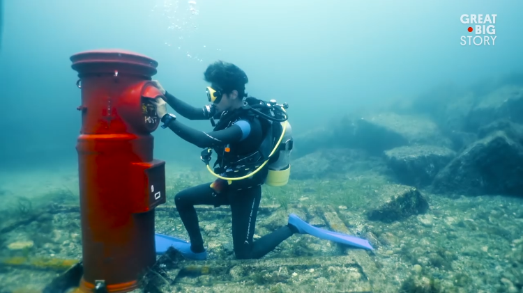 The World’s Only Underwater Mailbox Was Built in Susami, Japan to Help Bring Tourists to Their Town