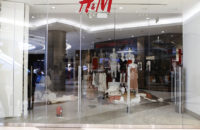 Güney Afrika: EFF, H&M Mağazalarını Kullanılamaz Hale Getirdi