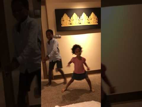 African Children Dancing