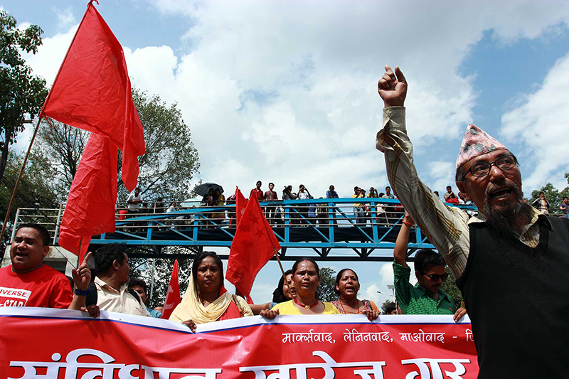 Nepal: Chand Liderliğindeki NKP (Maoist) Özel Telefon Şirketinin Kulesini Ateşe Verdi