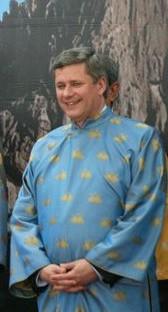 Harper ao dai.jpg