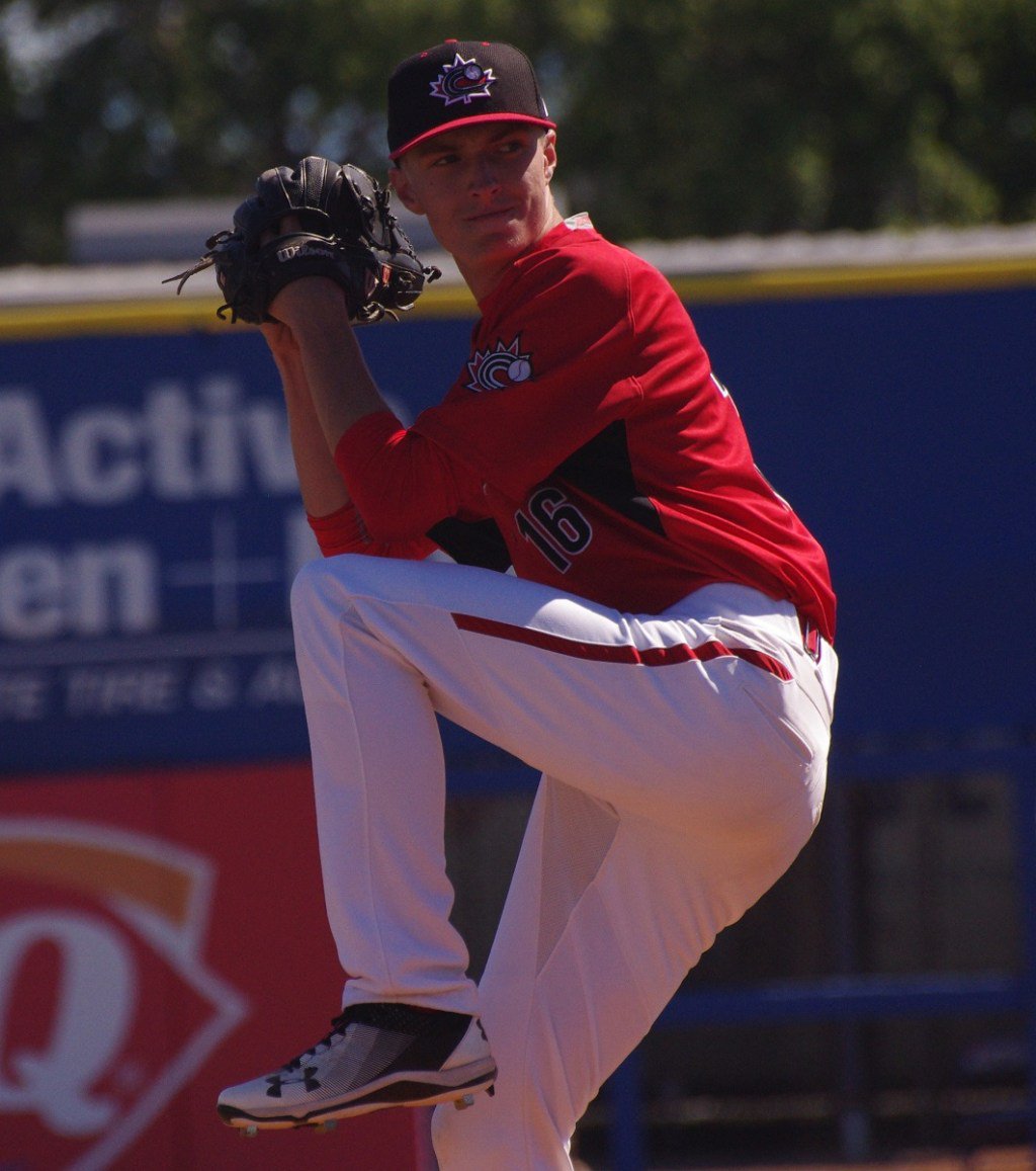 Roy Halladay's son throws a perfect inning against his dad's old team 