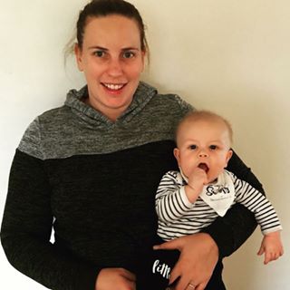 Stars of the day - Eli and his Mum Stacey who is wearing one of our feeding hoodies!! Good timing as the weather is changing for autumn 🍂.
.
#breastfeeding #breastfeedingmama #breastfeedingstyle #breastfeedingclothes #breastfeedingsweatshirts #breastfeedinghoodie