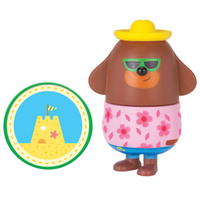 Hey Duggee Collectable Figure - Duggee With Sand Castle Badge