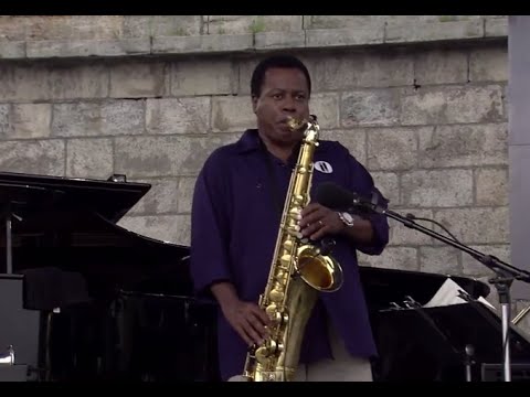 Wayne Shorter - Footprints - 8/12/2001 - Newport Jazz Festival (Official)