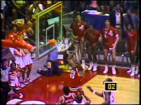 March Madness Buzzer Beater - 1983 NC State vs Houston