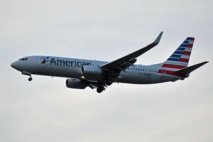 File - An American Airlines, Boeing 737 823(WL).