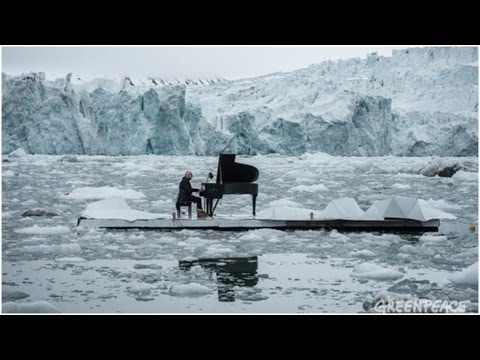 Historic performance by pianist on Arctic Ocean