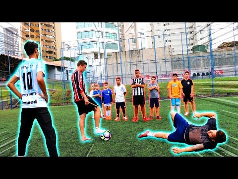 VOSSO CANAL vs 20 JOGADORES DE FUTEBOL!! ( teve gol de placa )