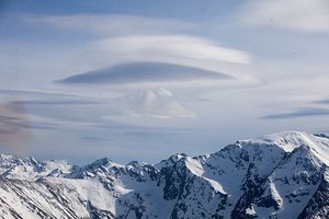 Mysterious alien clouds over the Pyrenees (20287048736)