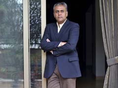 Pharma Crusader Dinesh Thakur Takes Drug Regulators to Court