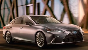 2018 Lexus ES.