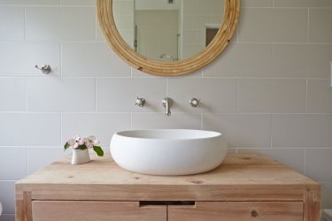 Easy ways to transform a tired bathroom without renovating