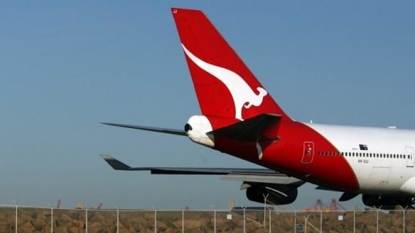 Qantas flights in near miss at Australian airport