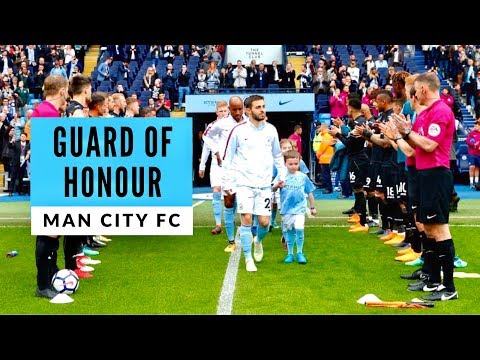 Man City vs Swansea City 🏆 Champions Guard Of Honour & Pitch Invasion! 22/04/18