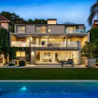 Wealthy Sydneysiders dodge house price correction