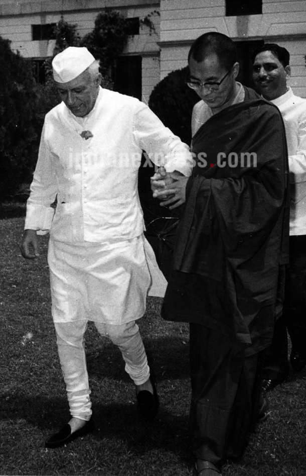 jawaharlal nehru, jawaharlal nehru birthday, nehru birthday, childrens day, first prime minister, jawaharlal nehru photos, jawaharlal nehru rare photos, jawaharlal nehru rare pictures, india news, nehru historic photos, nehru news, latest news