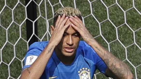 Brazil leave it late after Neymar's hilarious dive