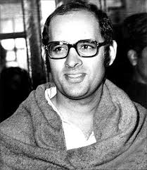 My heartfelt tribute to Shri #SanjayGandhi ji on his 38th death anniv. Nation is proud of him for his social service & for initiating a 'peoples car' dream, middle class could afford way back in 1966. A leader ahead of his time who envisioned the true #MakeInIndia @varungandhi80