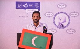 އިދިކޮޅު ފަރާތްތަކުން ބޭއްވި ޖަލްސާގައި މުހައްމަދު އަބްދުﷲ (މުހައްމާ) ވާހަކަފުޅު ދައްކަވަނީ – ވަގުތު އިމޭޖްސް: މުހައްމަދު ޖިމީ