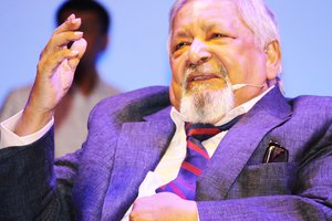 File - Nobel Laureate V. S. Naipaul, speaking in Dhaka, Bangladesh, 18 November, 2016.