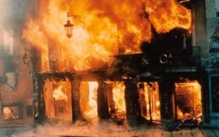 O INCÊNDIO DO CHIADO HÁ 30 ANOS