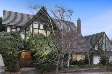 Hawthorn East house with rare zoning escapes demolition