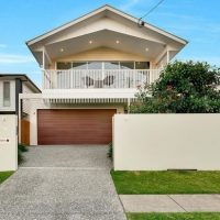 Hendra home sells for $1m to nervous buyer at first auction