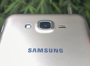 Samsung Galaxy J7