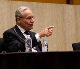 File - Journalist Bob Woodward meets with Edward R. Murrow participants, 2 November 2016.