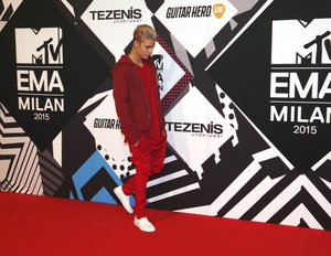 Justin Bieber arrives for the 2015 MTV European Music Awards in Milan, Italy, Sunday, Oct. 25, 2015.