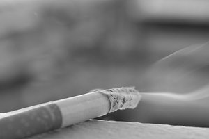 Cigarette (25513567723)