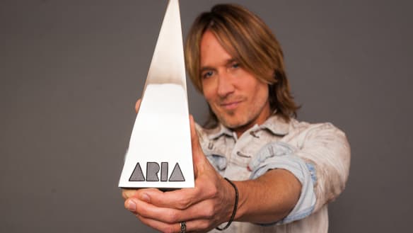 Keith Urban to host 2018 ARIA Awards - and he's bringing the 'missus'