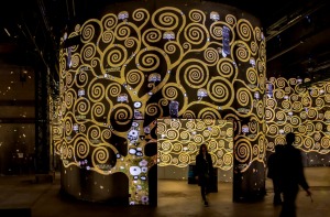 Gustav Klimt's emblematic golden tree comes to life in Paris' Atelier des Lumières, where masterpiece paintings become ...