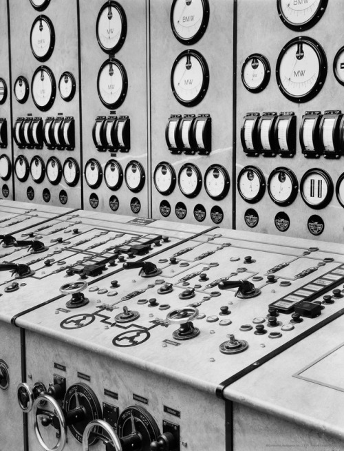 Control room, Klingenberg Power Station, Berlin, 1928. Photos by E.O. Hoppé.