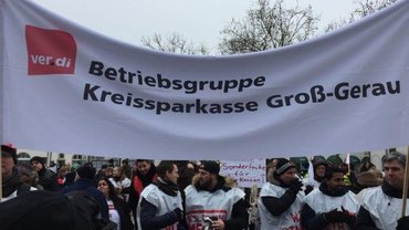 Sparkassenbeschäftigte in Hessen im Warnstreik (22.03.2018)