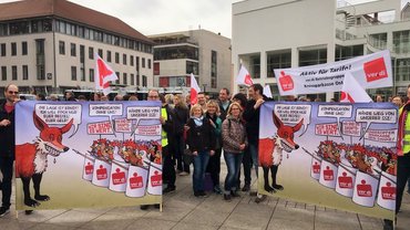  Streikende der Sparkasse Ulm und der Kreissparkasse Ostalb kämpfen gemeinsam in Ulm (12.04.2018)