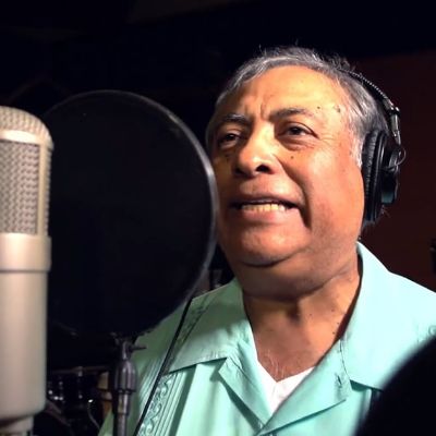 José-Luis Orozco Canta "El Baile de las Legumbres"