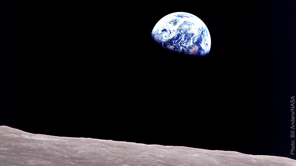 Earthrise photo