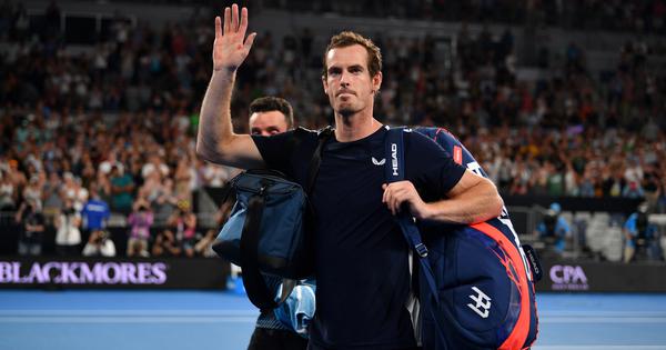 Australian Open day 1 highlights: All eyes on Murray’s emotional defeat, none on compatriot Evans