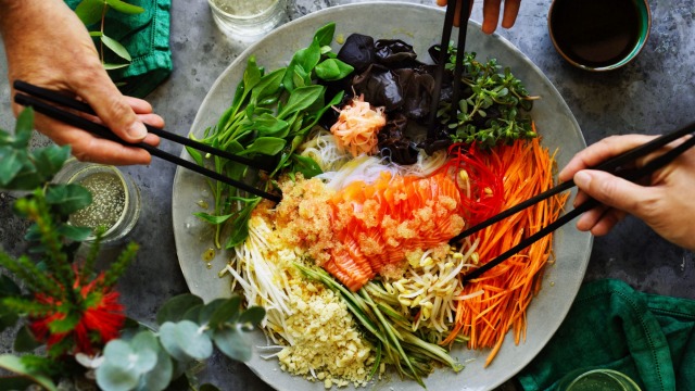 Yee sang (good luck salad).