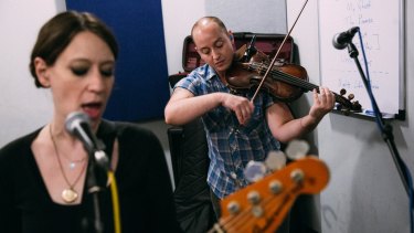 Oberman plays violin in a rock band called the Shondes, which is Yiddish for “disgraces”.