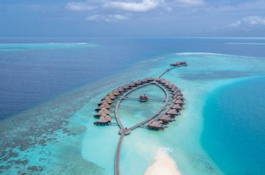 HUVAFEN FUSHI: Adults only, well-suited to couples or anyone in need of some sweet solitude.