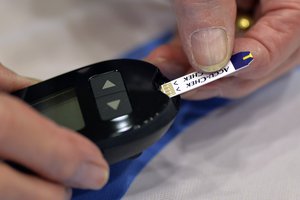 Diabetes screening: Diabetes can be tracked with device for measuring blood glucose by pricking the finger