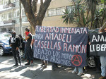 Mitin en la Embajada de España por la libertad de Amadeu Casellas Ramón