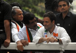 9 May 2018, photo of Kengal Shreepada Renu with Rahul Gandhi.