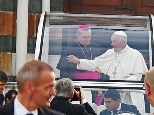 Pope Francis in Prato,exit from the cattedral.