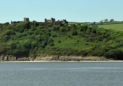 Carmarthen, Caerfyrddin, county town of Carmarthenshire, Wales - photos, features, history and street scenes